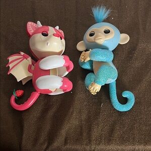 😄Fingerlings glitter monkey 2016 bat interactive toys